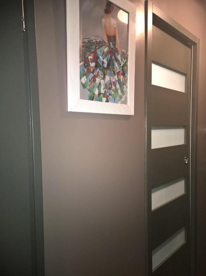 Charmant F2 Paris Expo Versailles Vanves Esterno foto